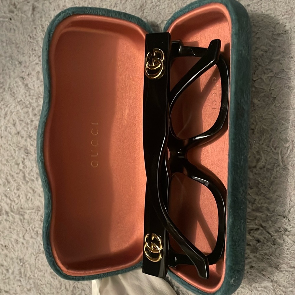 New glases gucci black square